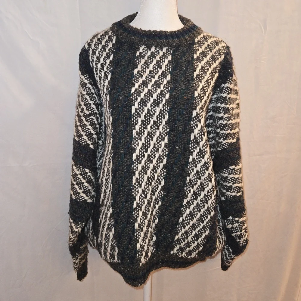 Vintage Wooly-Wooly Mens Wool Crewneck Long Sleeve Striped Sweater Size Large
